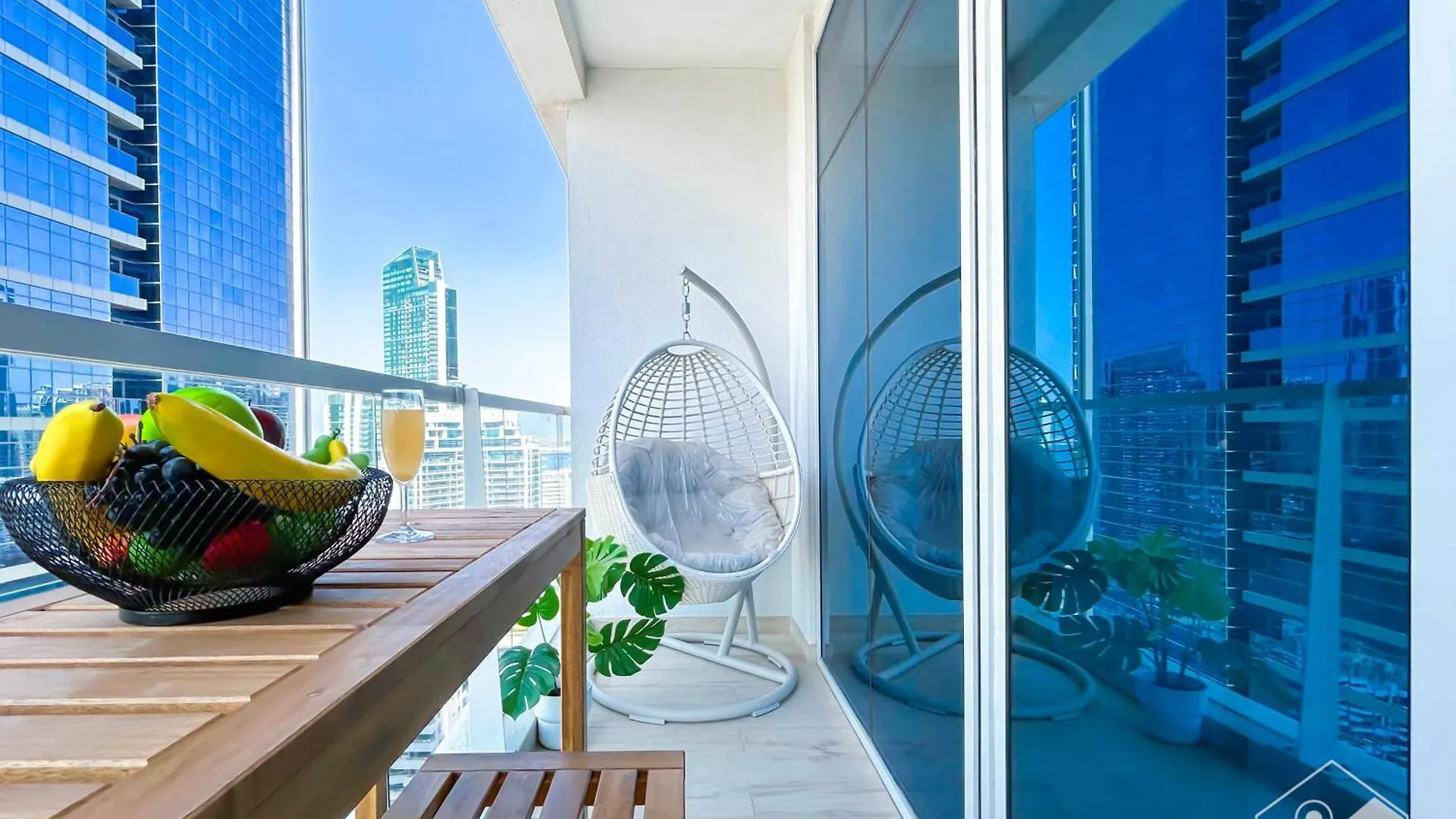 Apartment Balcony Bliss Cozy Studio With Marina Views Dubai