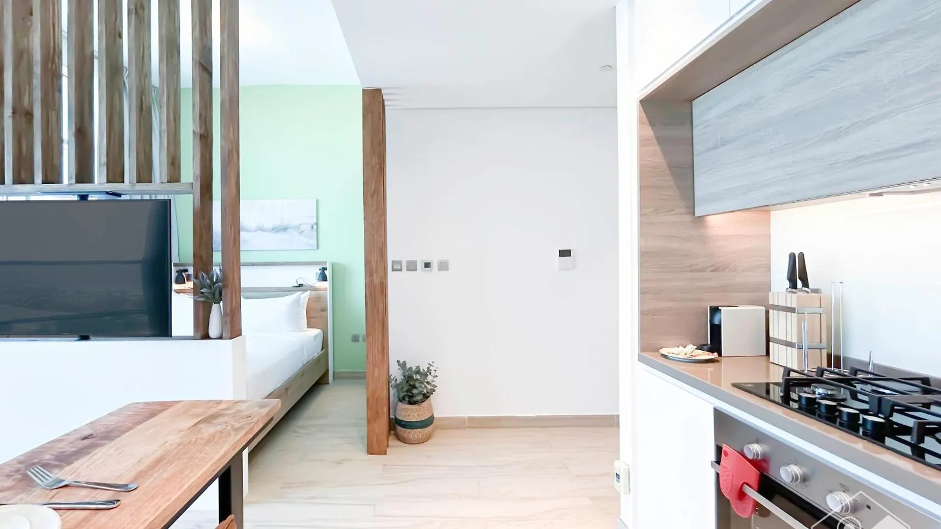 Balcony Bliss Cozy Studio With Marina Views Dubai United Arab Emirates